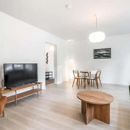 Cosy Flat With Good Transport Connections *